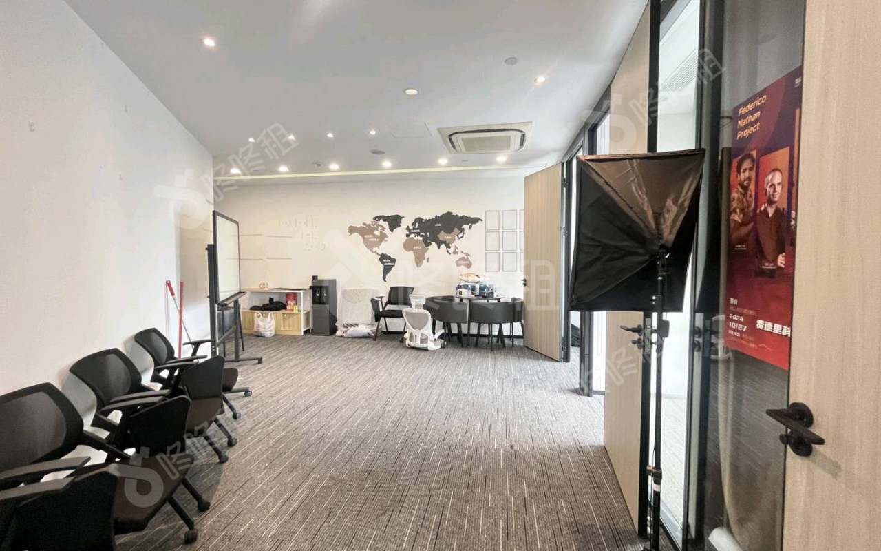 保利克洛维_143平_精装_办公室开间