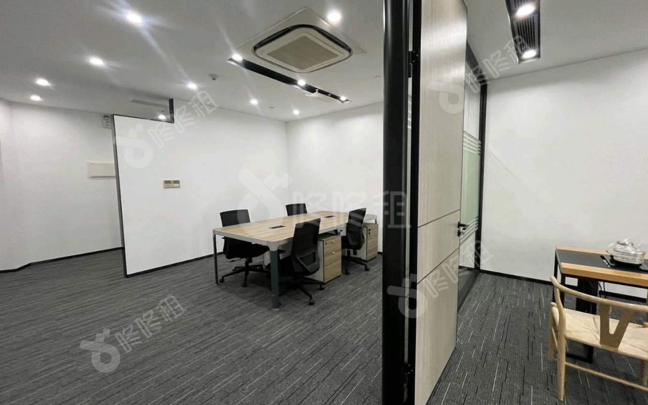 保利克洛维_155平_精装_办公室开间