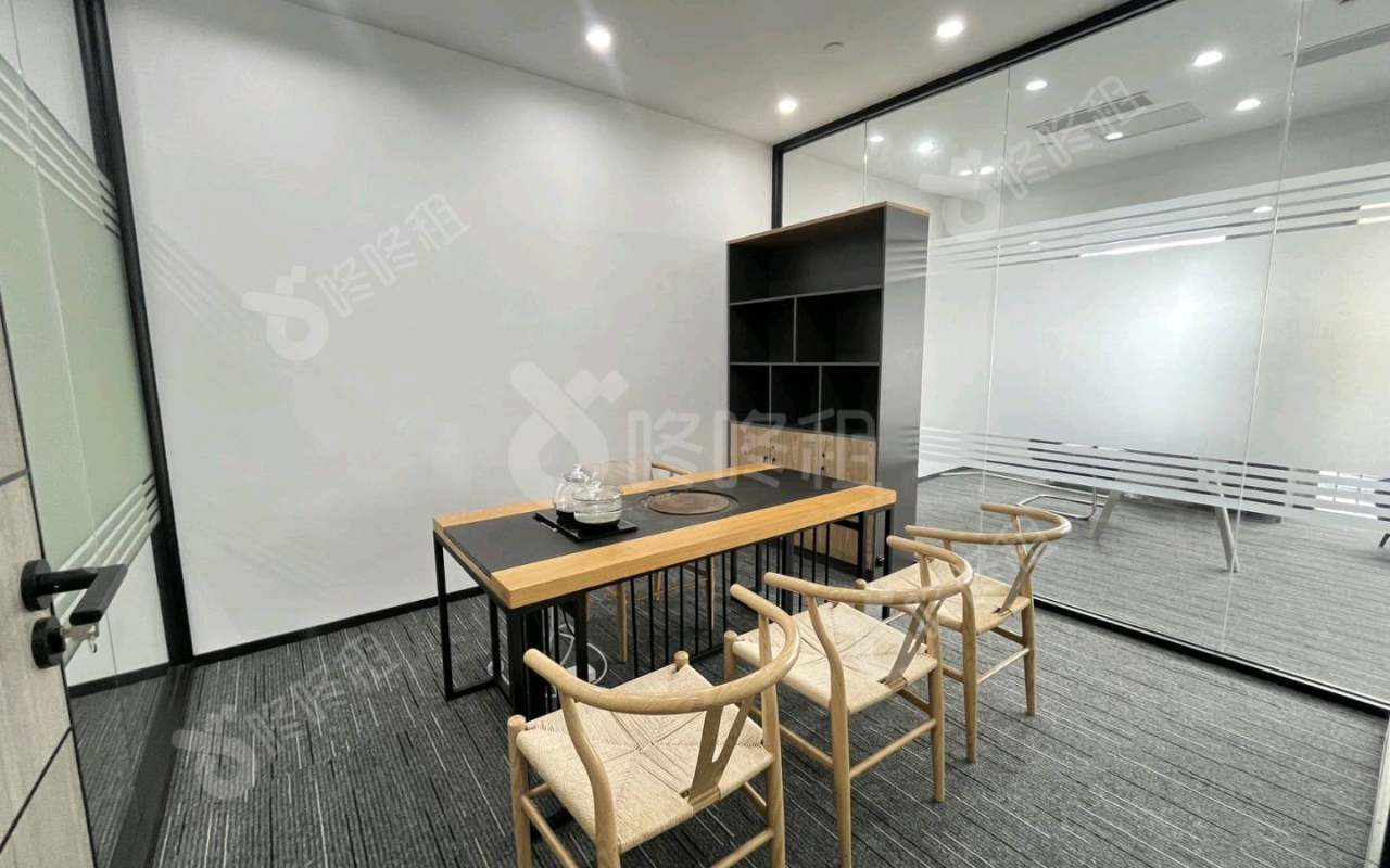 保利克洛维_155平_精装_办公室隔间