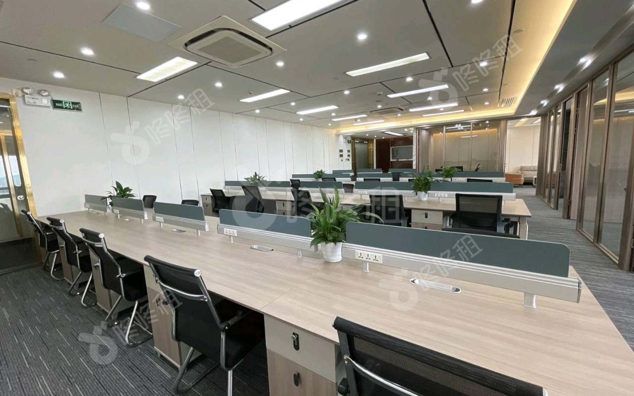 保利克洛维_438平_精装_办公室开间