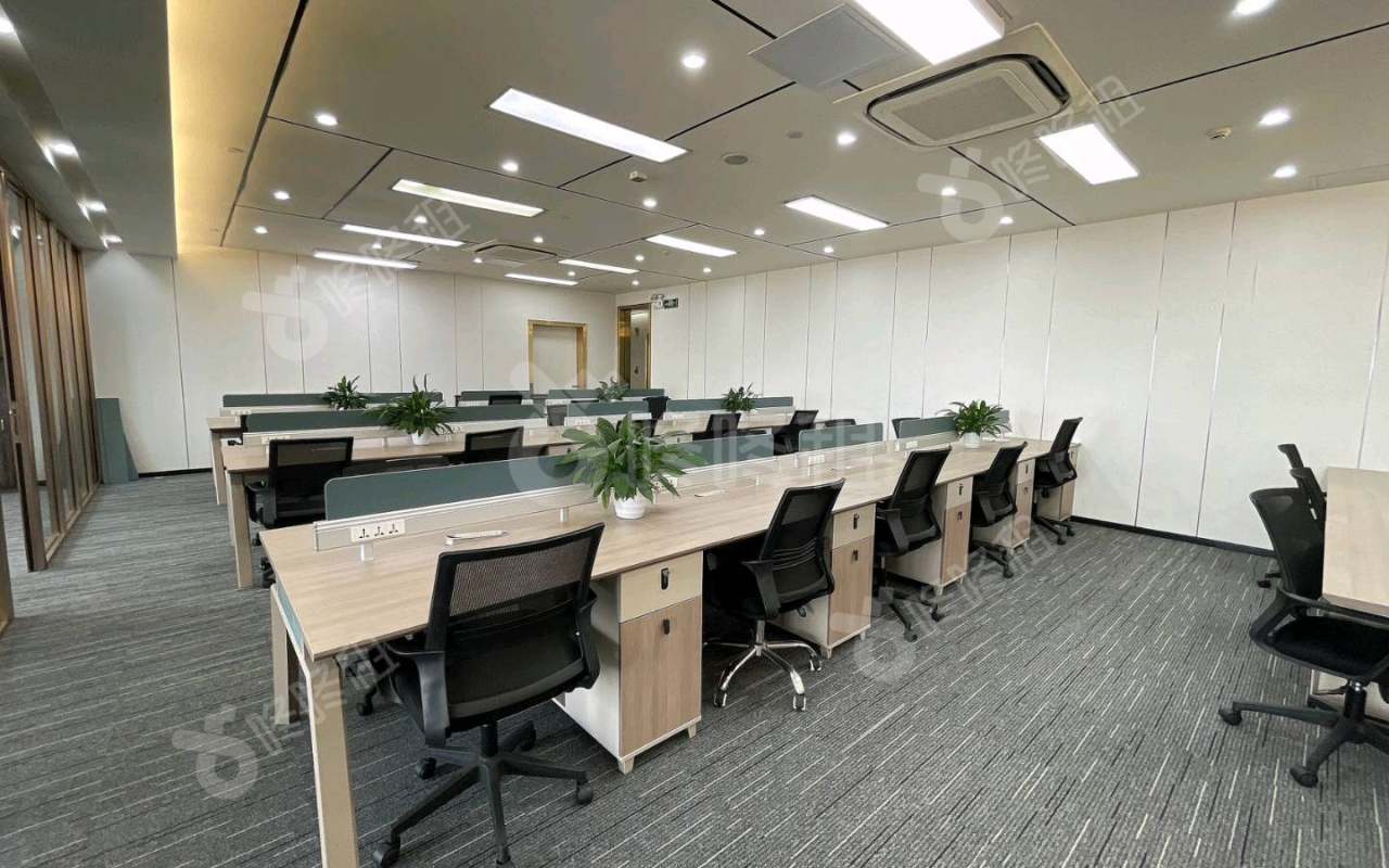 保利克洛维_438平_精装_办公室开间