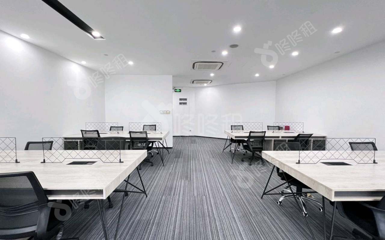 保利克洛维_220平_精装_办公室开间