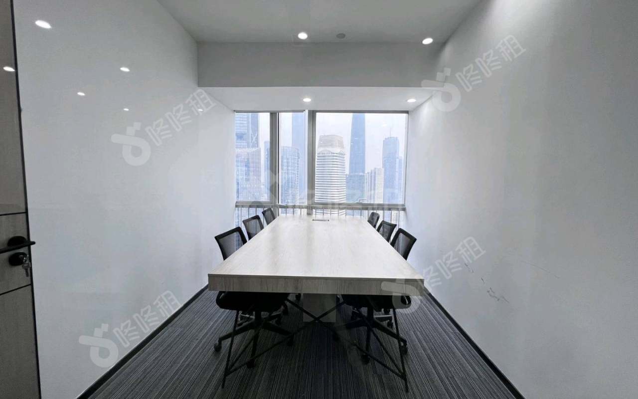 保利克洛维_220平_精装_办公室隔间