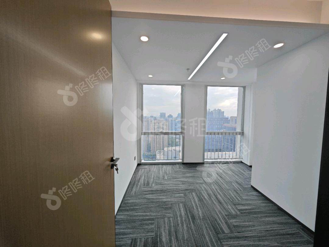 保利克洛维_161平_精装_办公室隔间