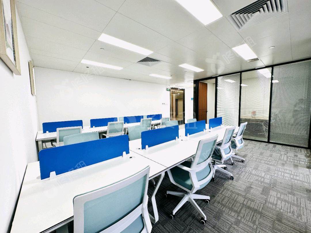 富力盈力大厦（摩根）_185平_精装_办公室开间