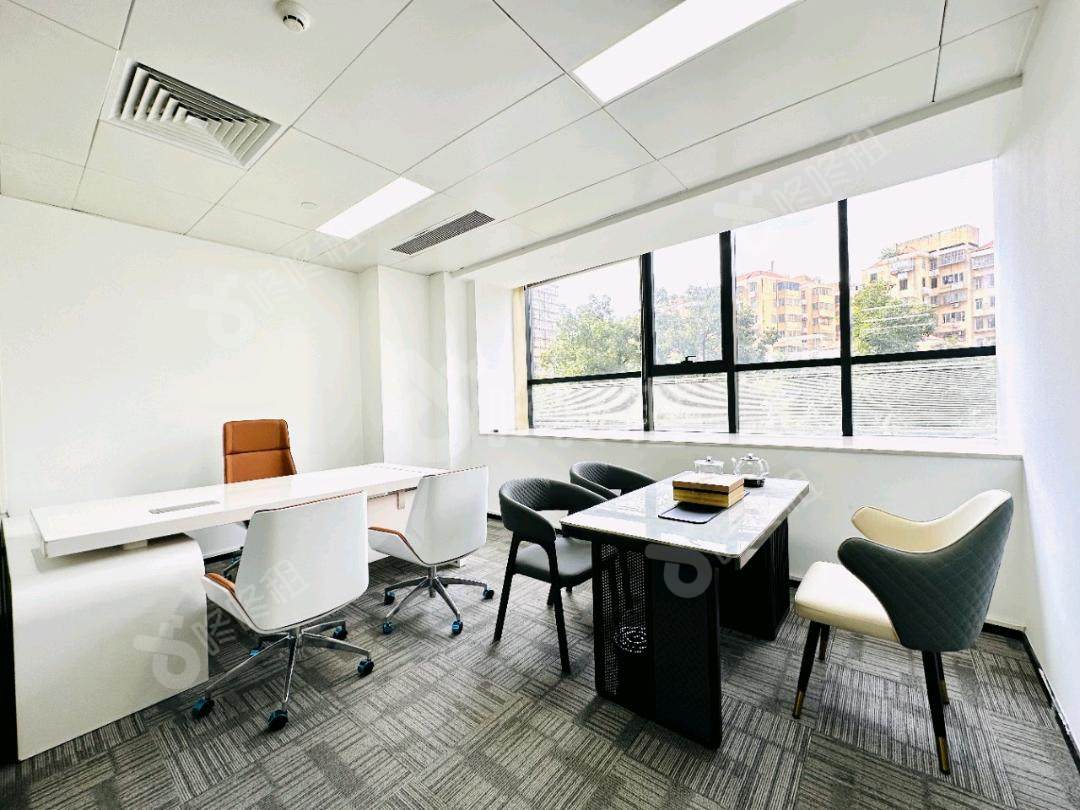 富力盈力大厦（摩根）_185平_精装_办公室隔间