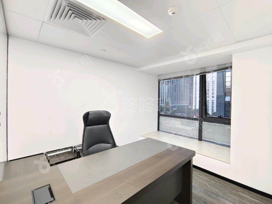 富力盈力大厦（摩根）_249平_精装_办公室隔间