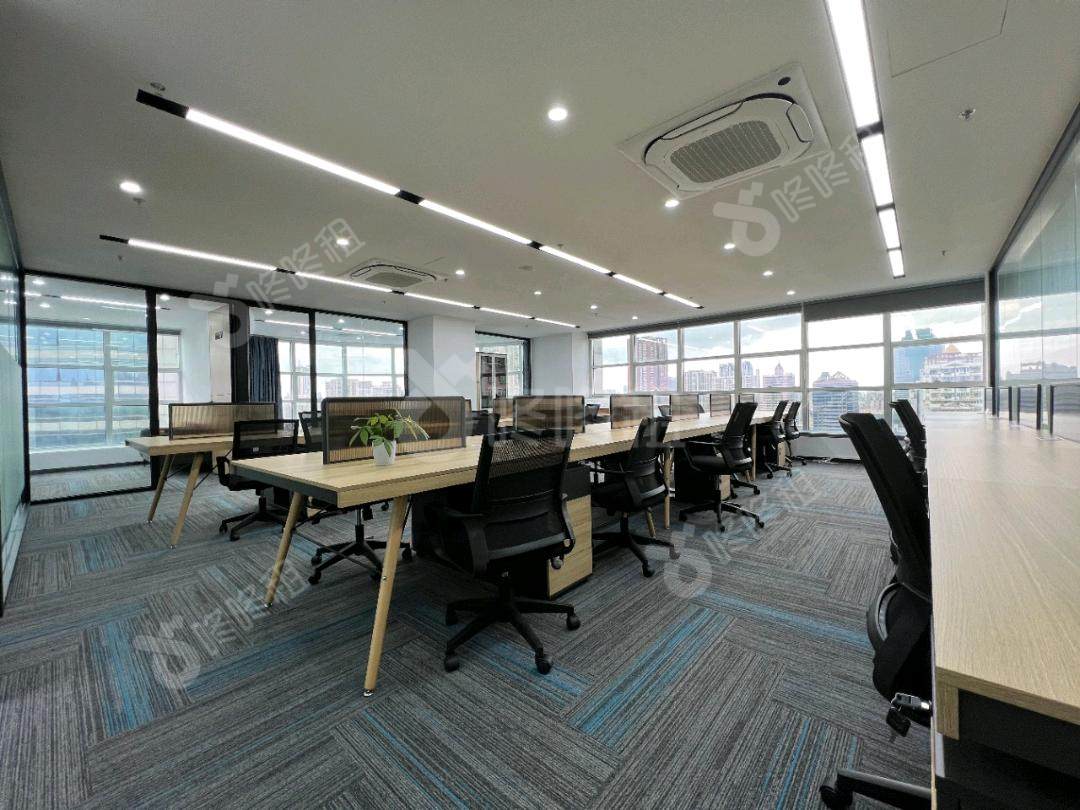 创举商务大厦_236平_精装_办公室开间