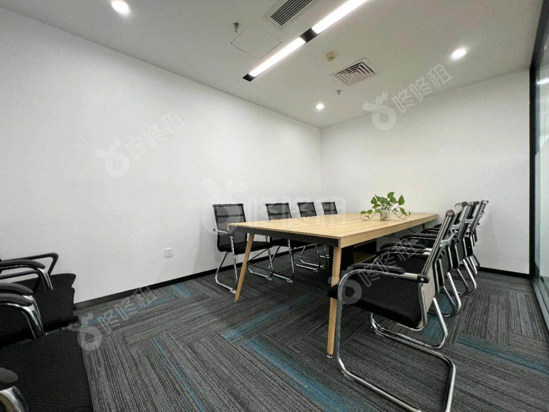 创举商务大厦_236平_精装_办公室隔间