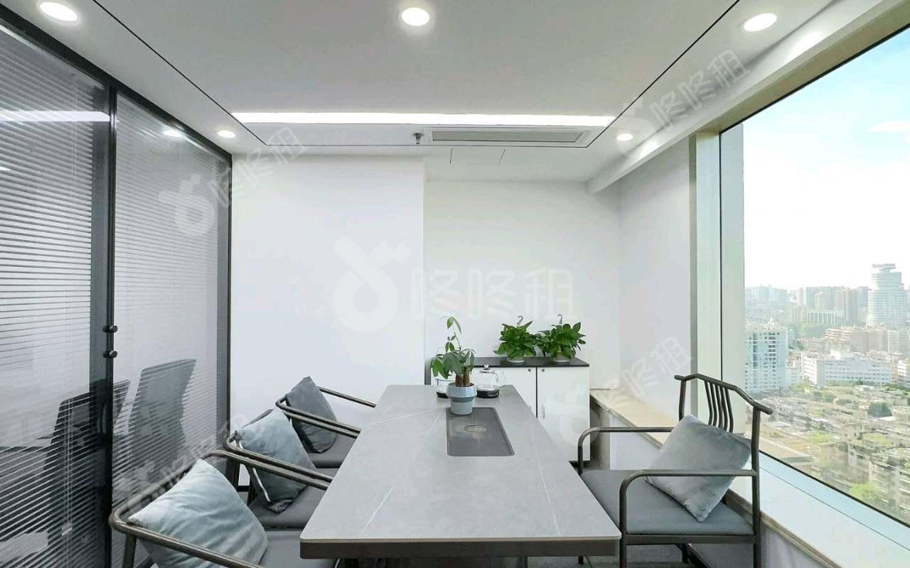 广州交易广场_116平_精装_办公室隔间