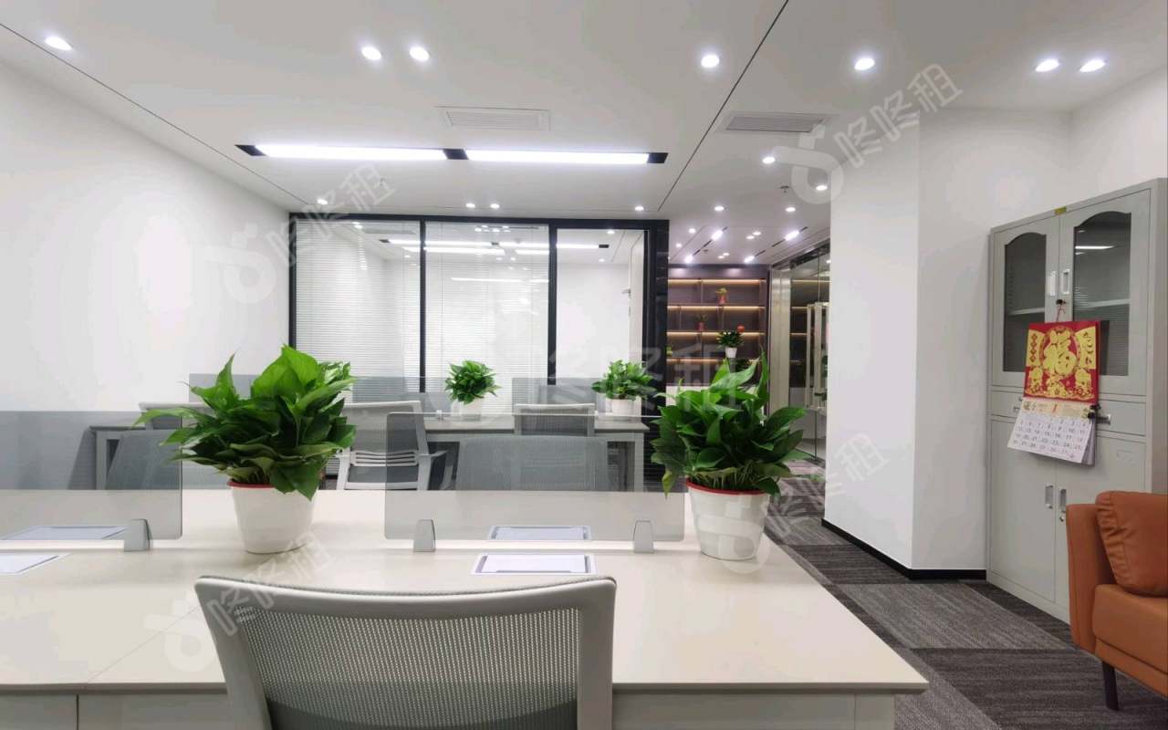 保利丰兴广场_178平_精装_办公室开间