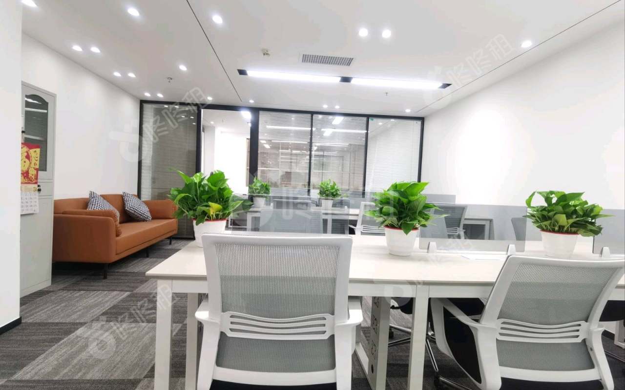 保利丰兴广场_178平_精装_办公室开间