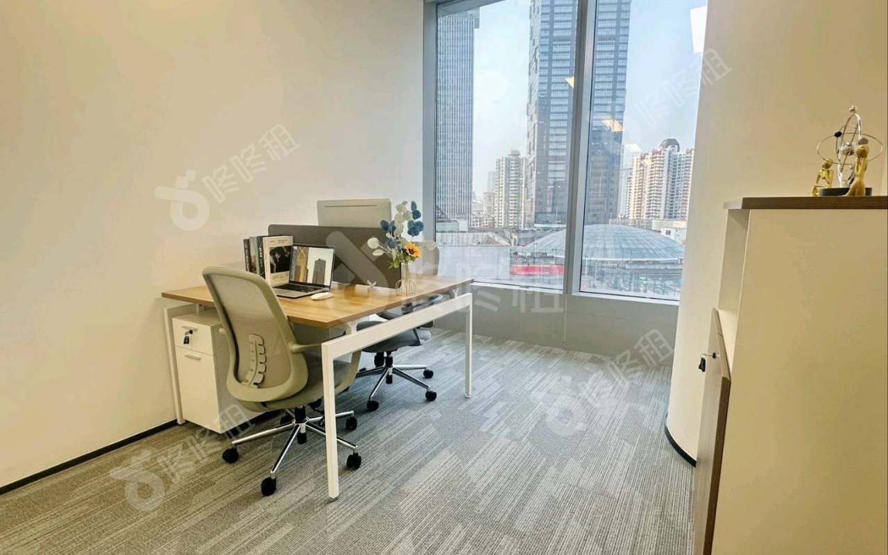越秀金融大厦_300平_精装_办公室隔间