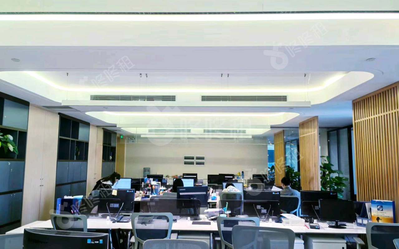 越秀金融大厦_1135平_精装_办公室开间