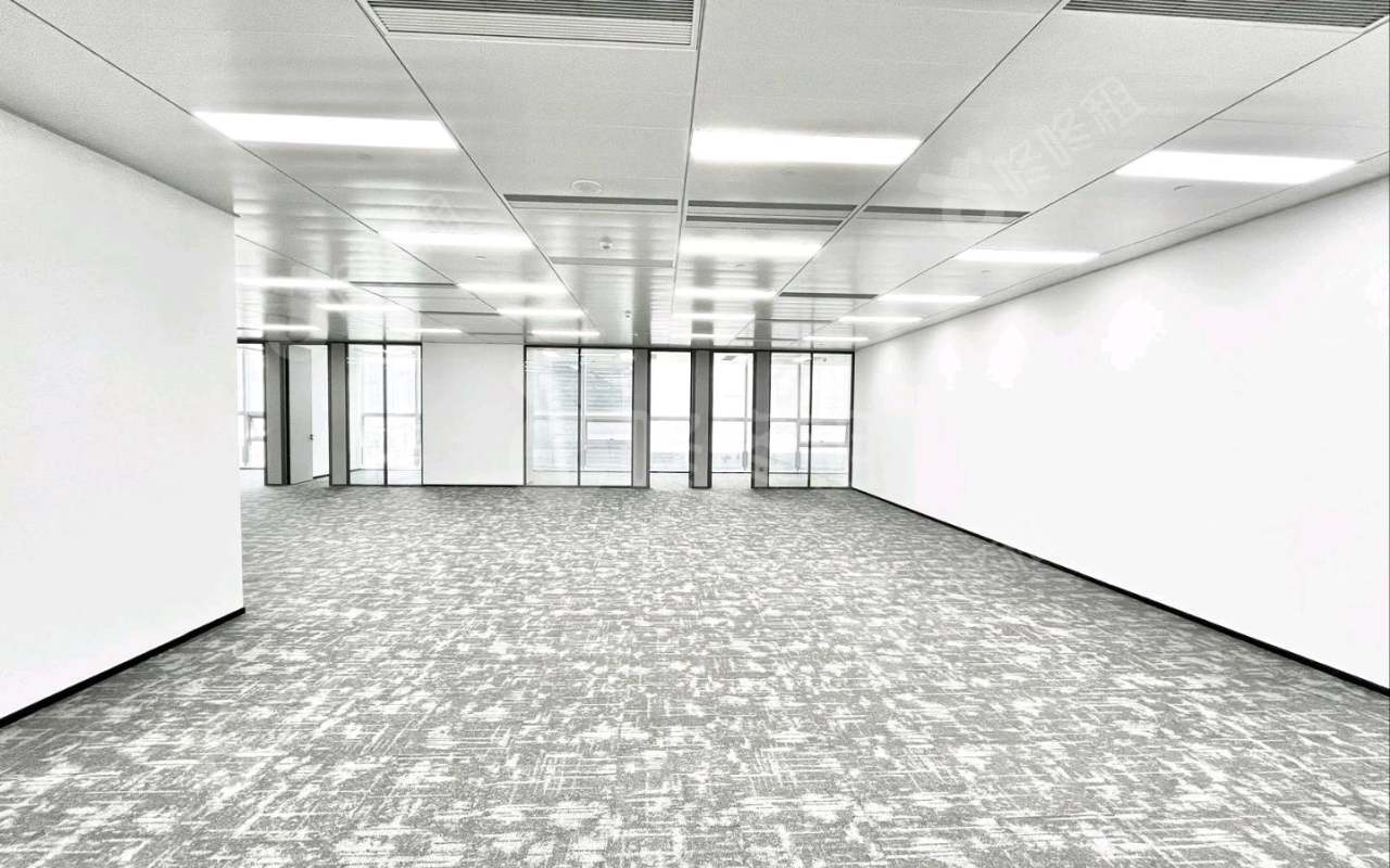汉银广场_477平_精装_办公室开间