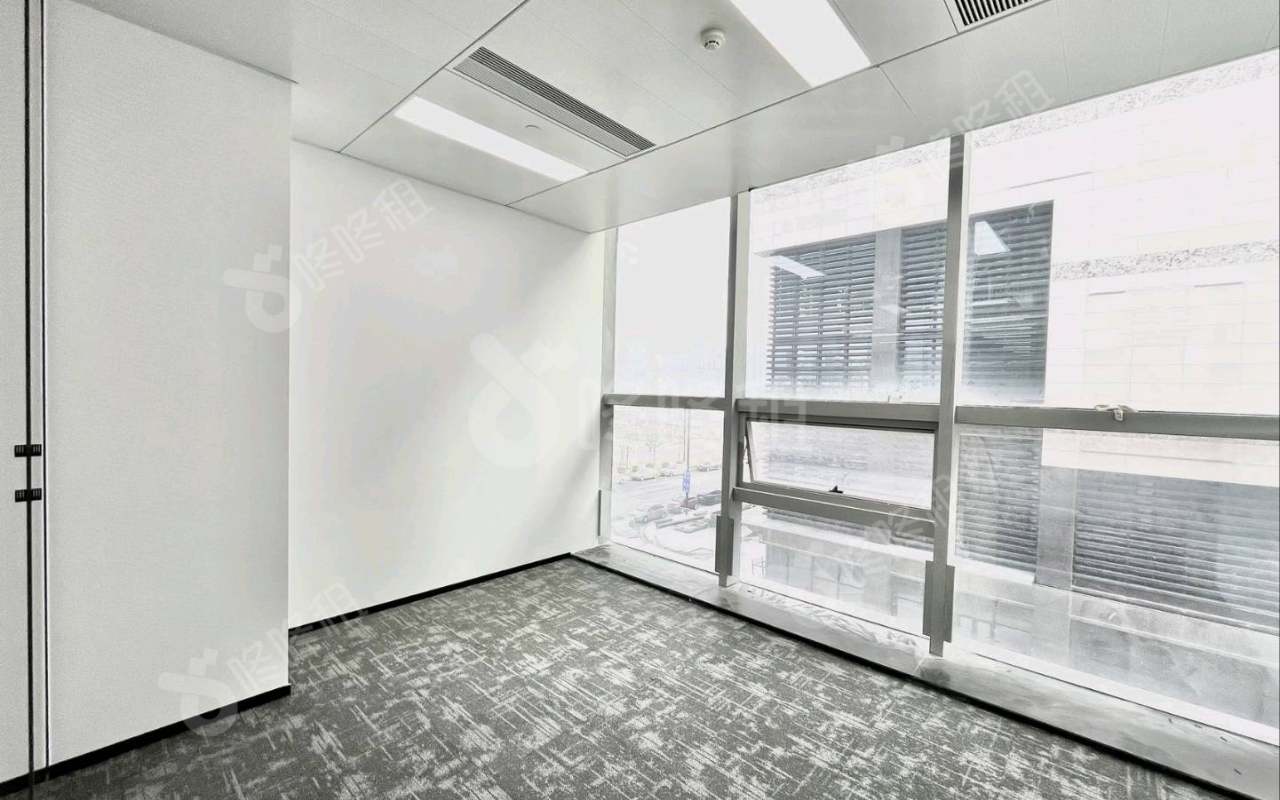 汉银广场_477平_精装_办公室隔间