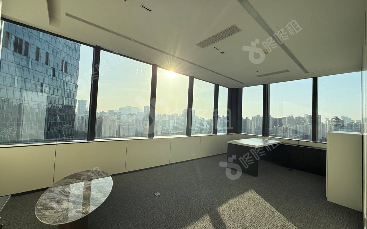 芒果网大厦_120平_精装_办公室隔间