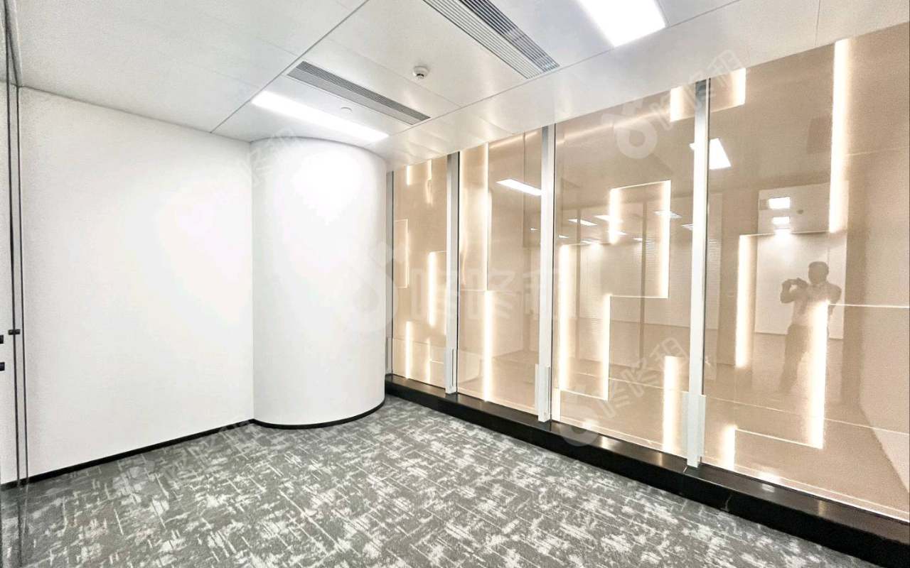 汉银广场_616平_精装_办公室隔间