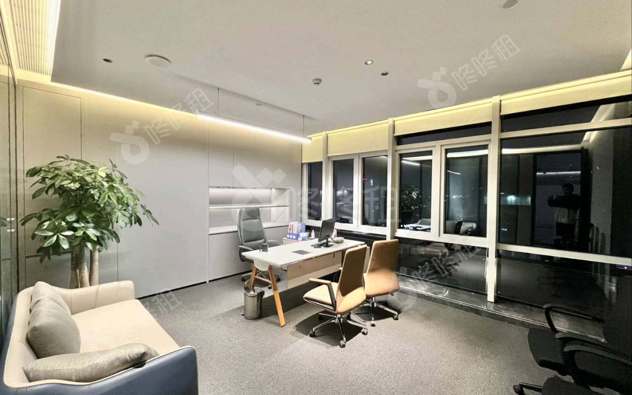 汉银广场_1430平_豪装_办公室隔间