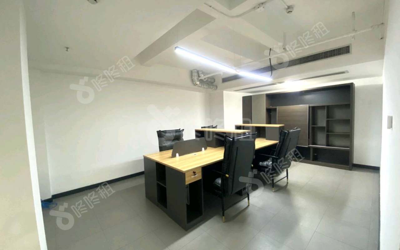 番山创业中心_477平_精装_办公室隔间