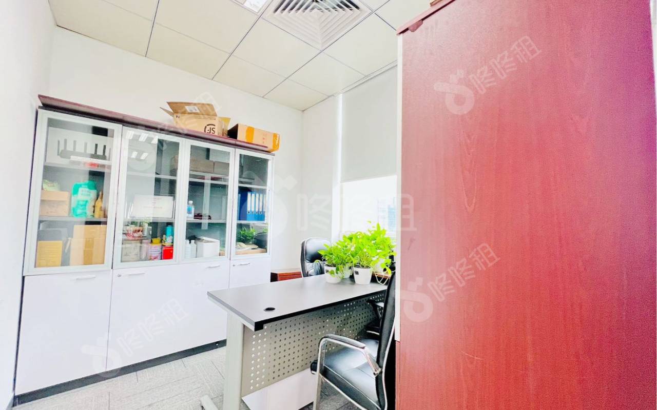 惠恒大厦_118平_精装_办公室隔间