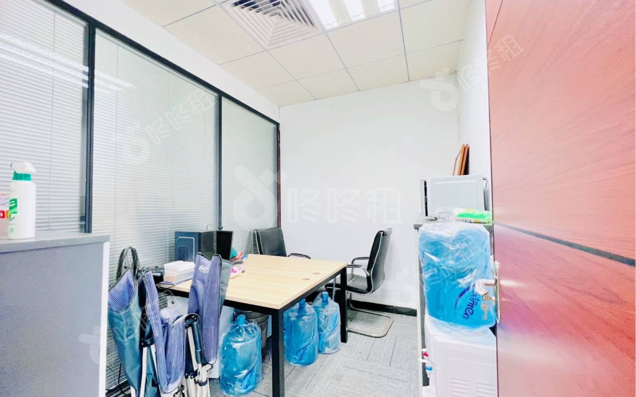 惠恒大厦_118平_精装_办公室隔间