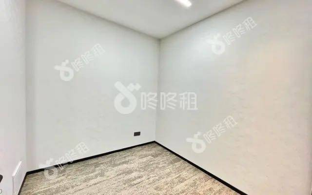 国信投资大厦（风华科技大厦）_150平_精装_办公室隔间