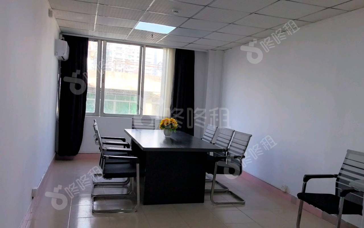 珠鹰大厦_36平_精装_办公室开间