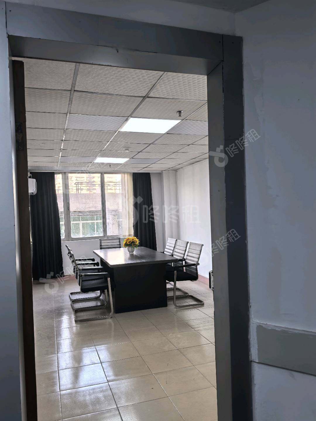 珠鹰大厦_36平_精装_前台