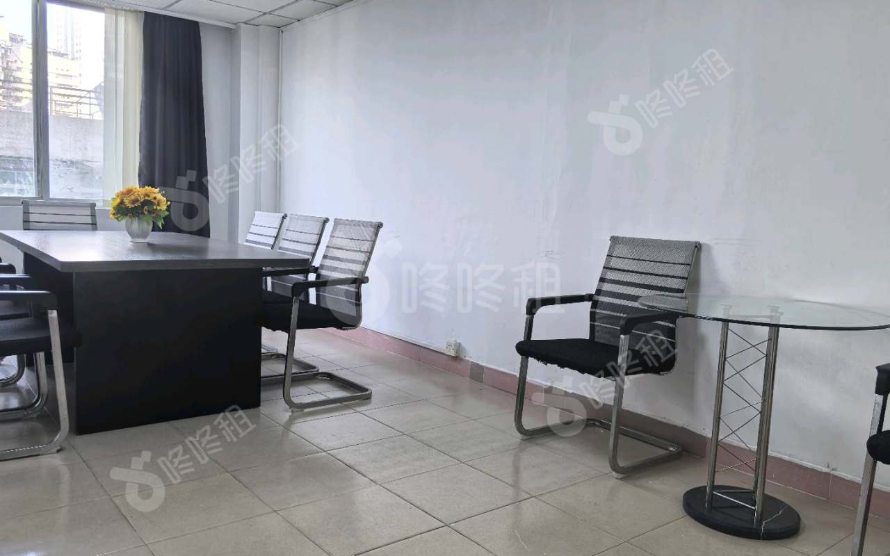 珠鹰大厦_36平_精装_办公室开间