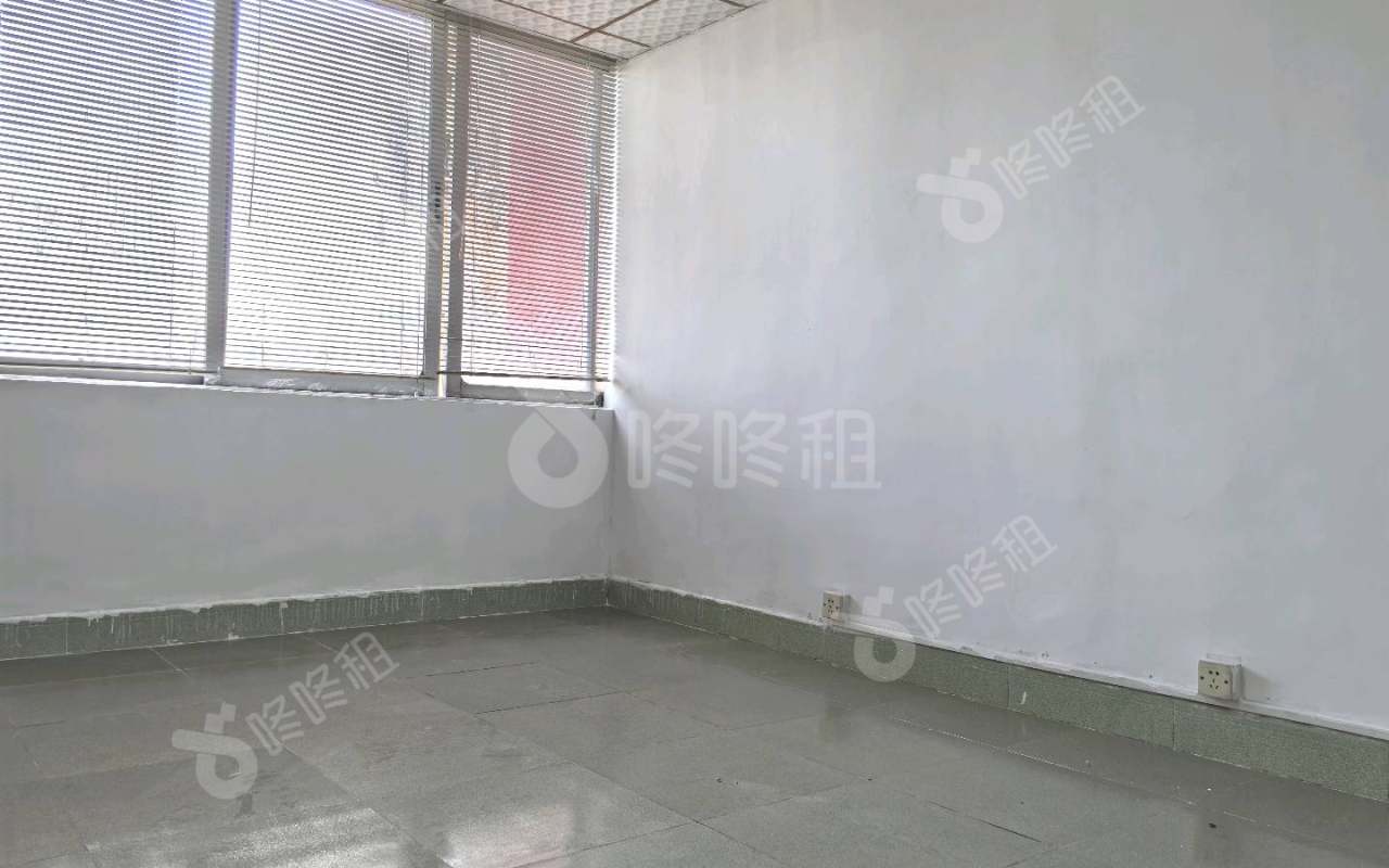 珠鹰大厦_28平_精装_办公室开间