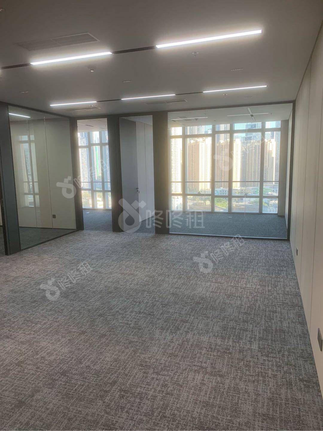 讯美科技广场_200平_精装_办公室开间
