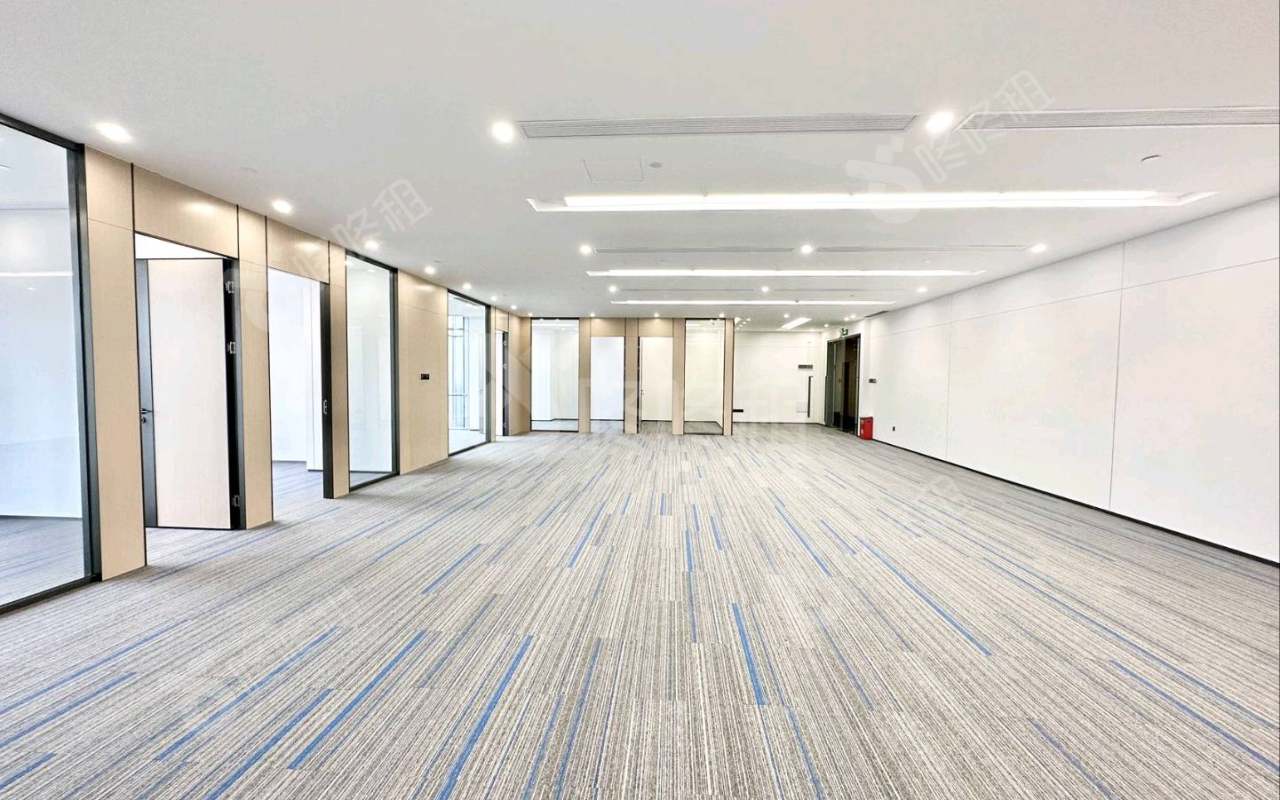 华新中心_545平_精装_办公室开间