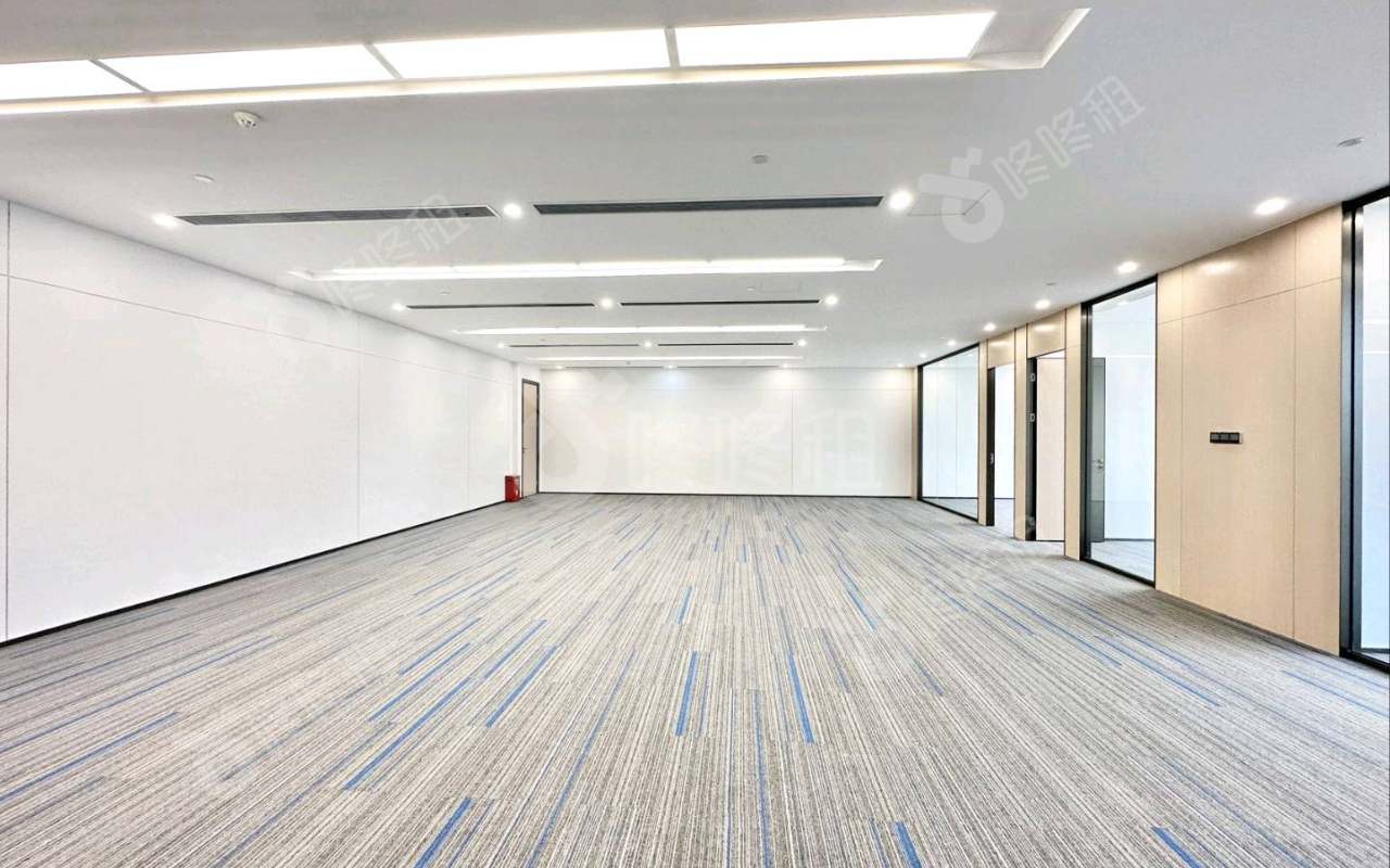 华新中心_545平_精装_办公室开间