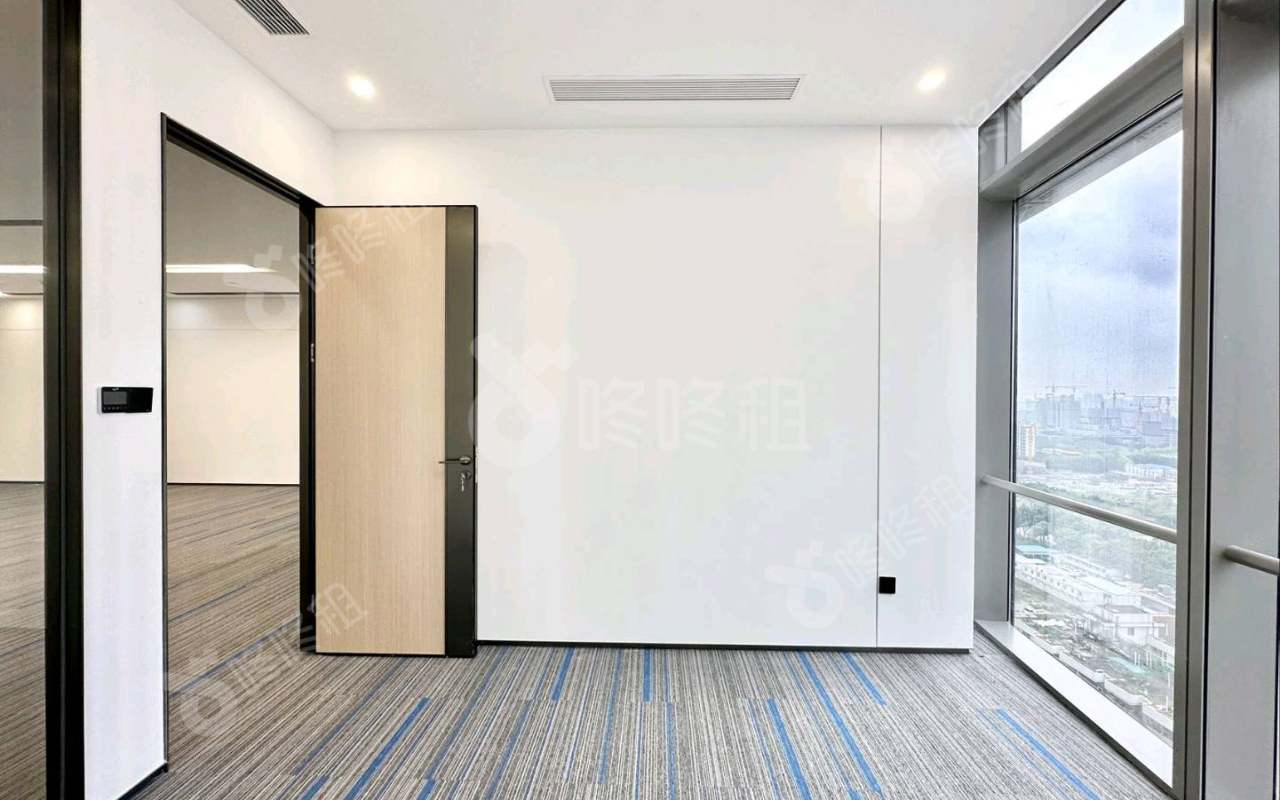 华新中心_545平_精装_办公室隔间