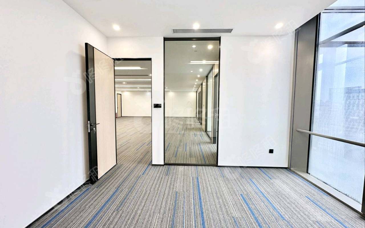 华新中心_545平_精装_办公室隔间