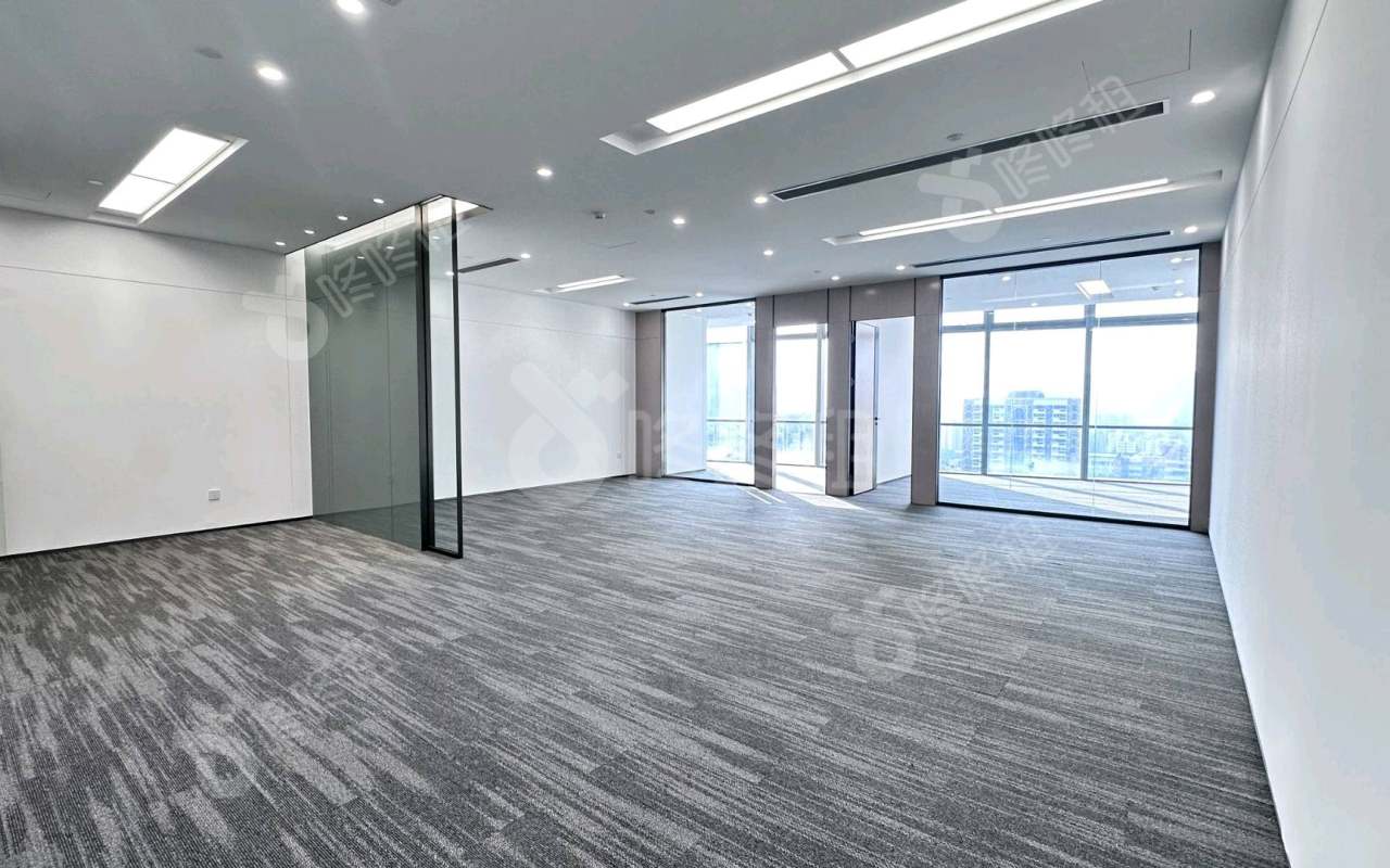 华新中心_285平_精装_办公室开间