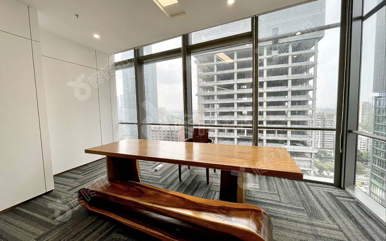 华新中心_412平_精装_办公室隔间