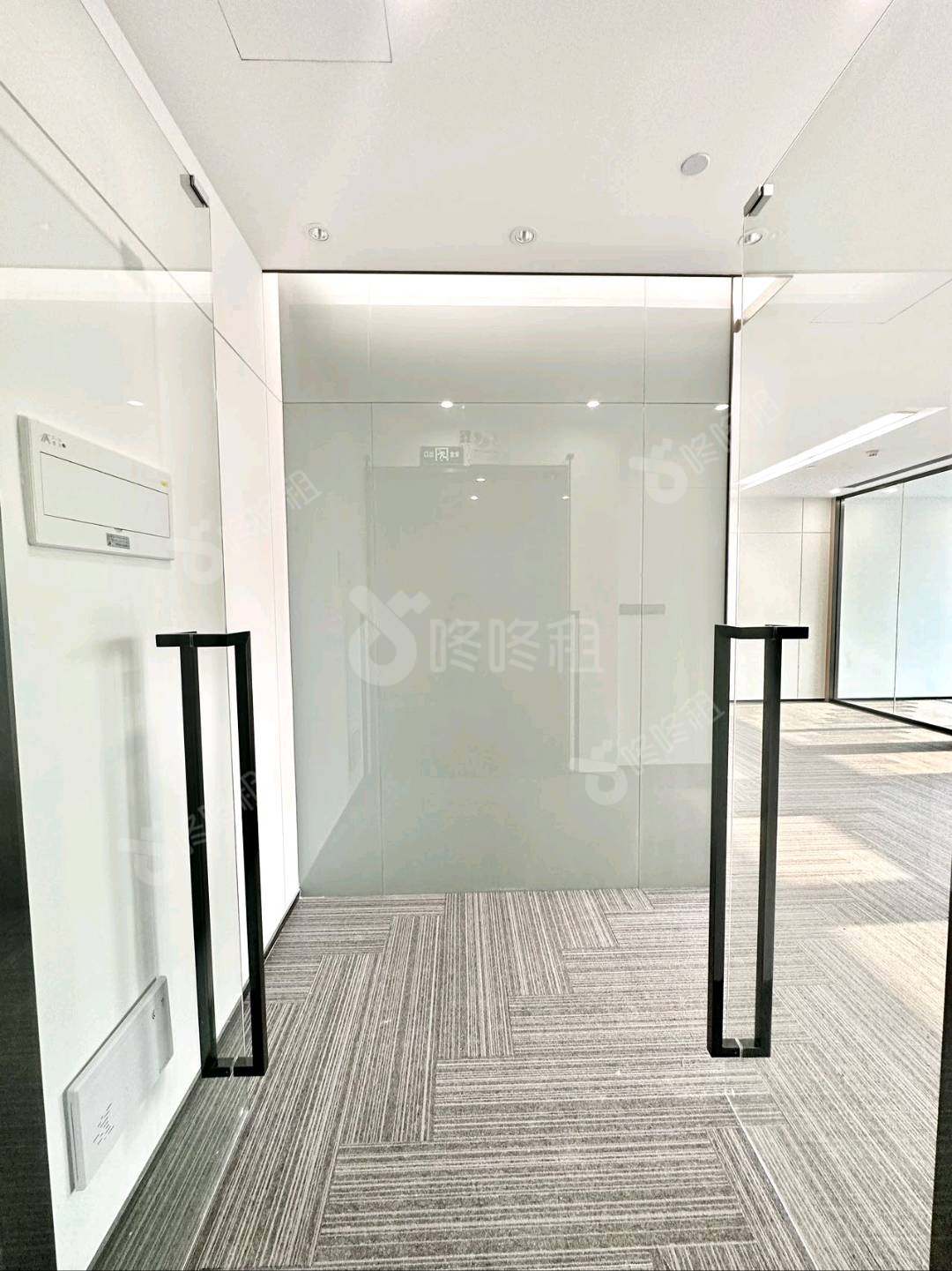 华新中心_190平_精装_前台