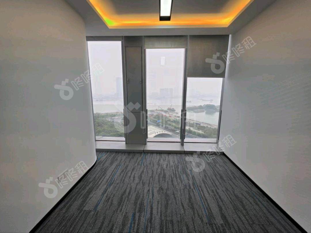 保利叁悦广场_184平_精装_办公室隔间