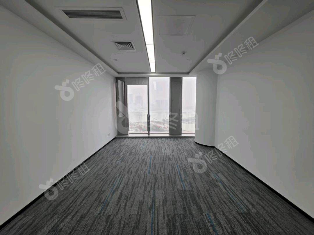 保利叁悦广场_184平_精装_办公室隔间