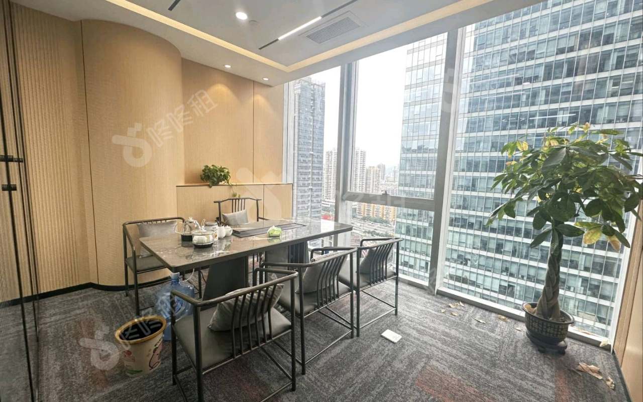 富力盈信大厦_131平_精装_办公室隔间