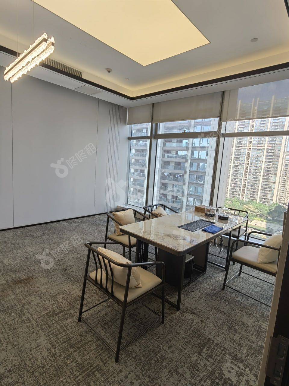 前海HOP国际_256平_精装_办公室隔间