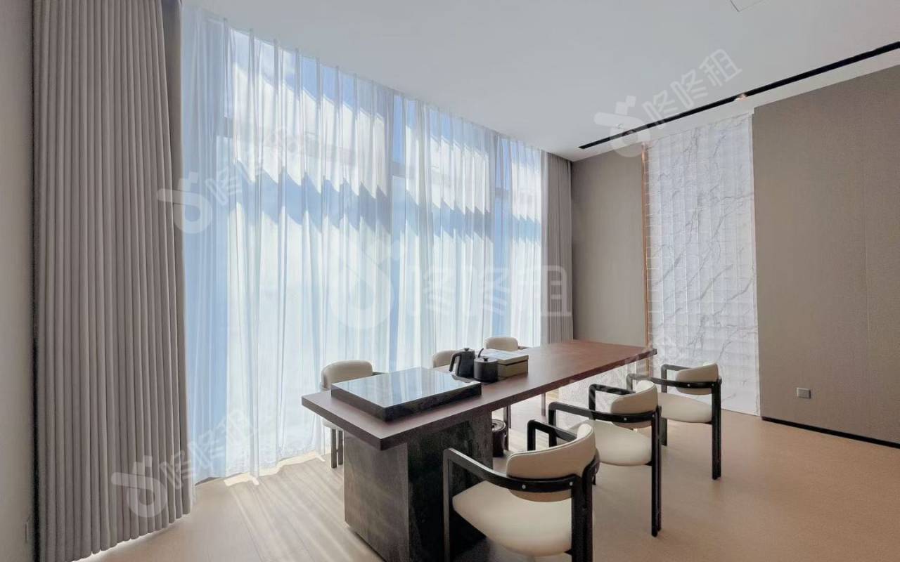 卓越前海壹号_118平_豪装_办公室隔间