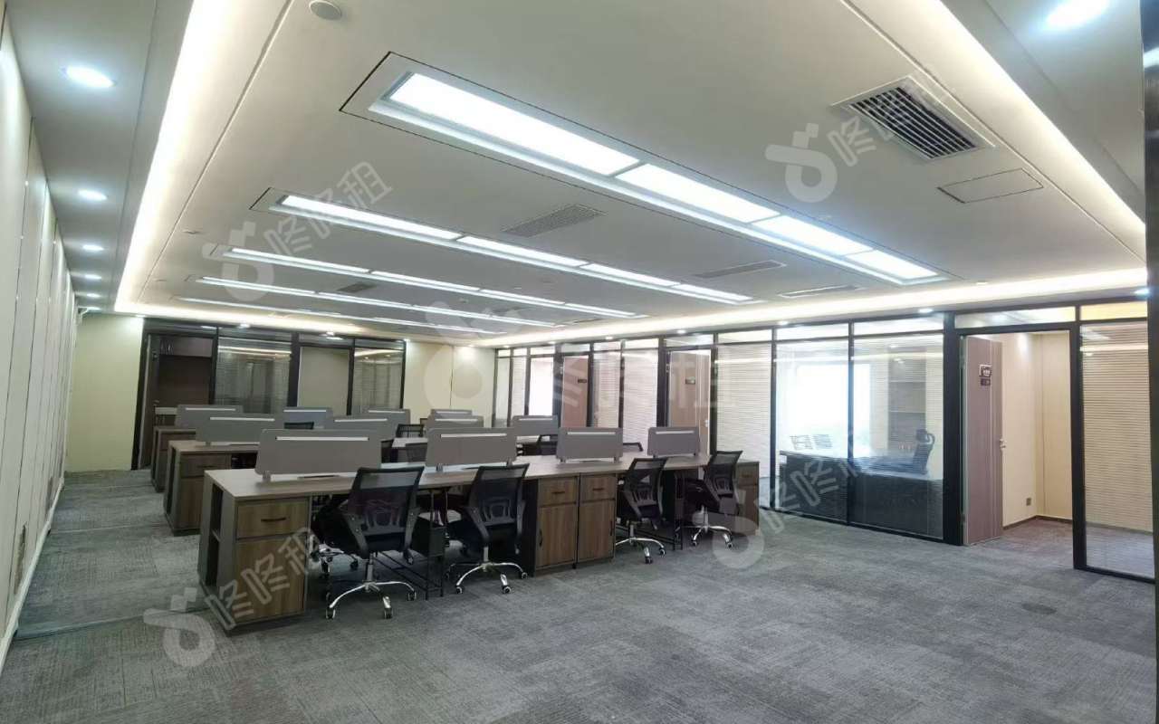 卓越大厦_570平_精装_办公室开间