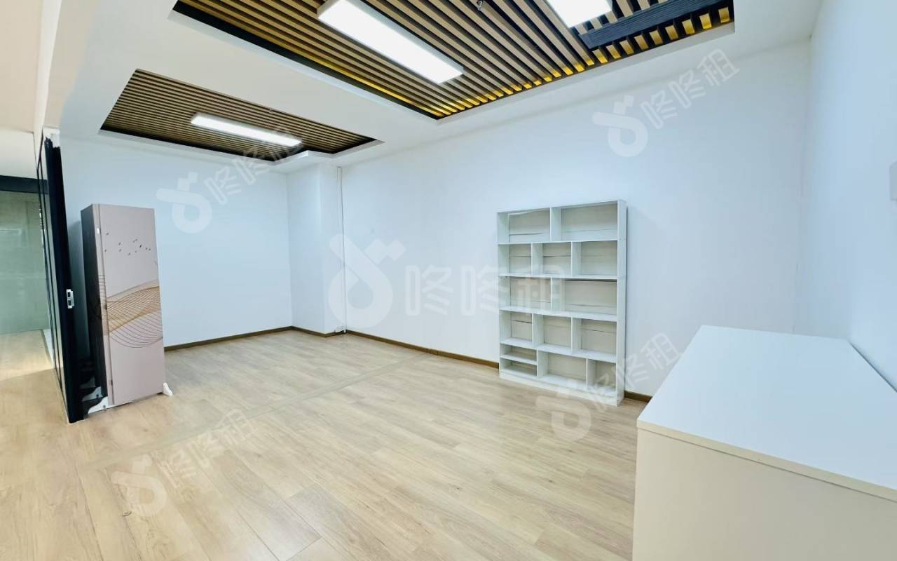 阳光科创中心_488平_精装_办公室隔间