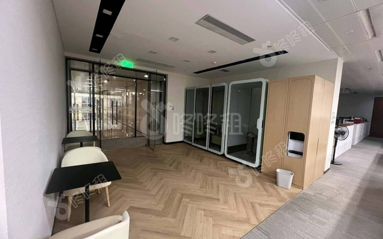 广州银行大厦_2400平_精装_办公室开间