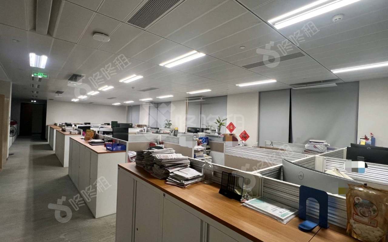 广州银行大厦_2400平_精装_办公室开间