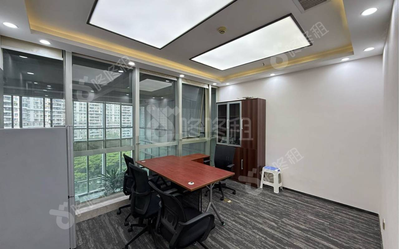 海岸城大厦_178平_精装_办公室隔间