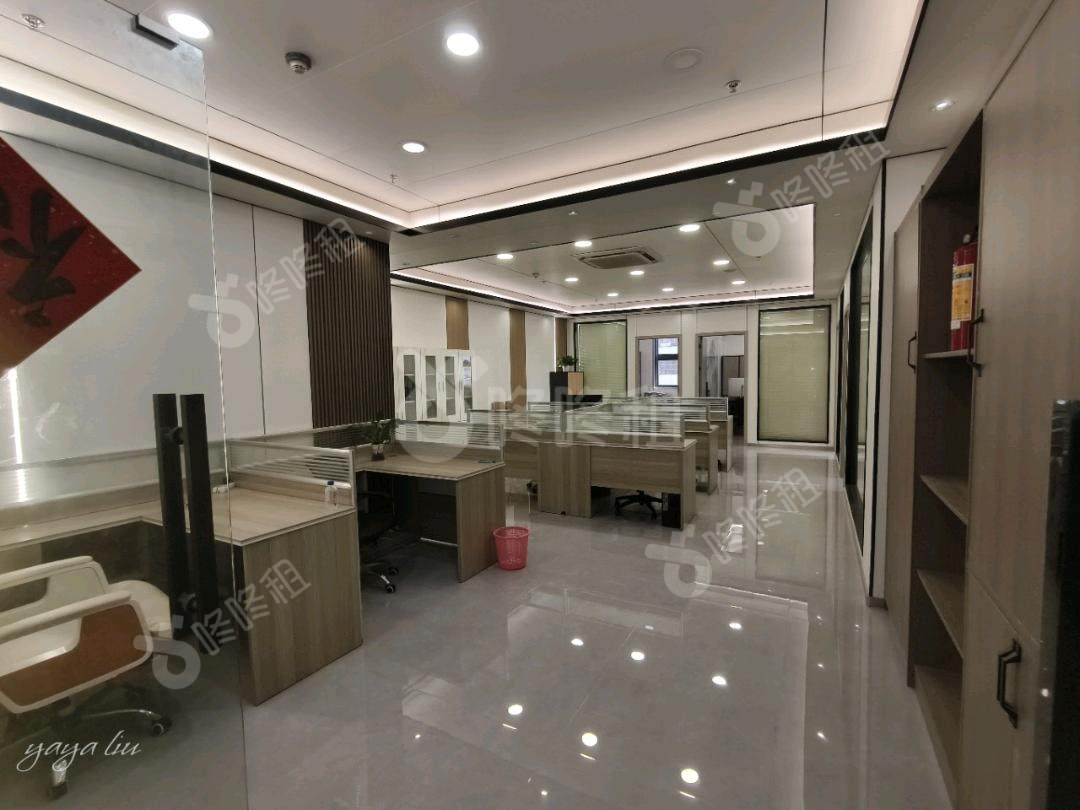 TCL国际E城_350平_精装_办公室开间